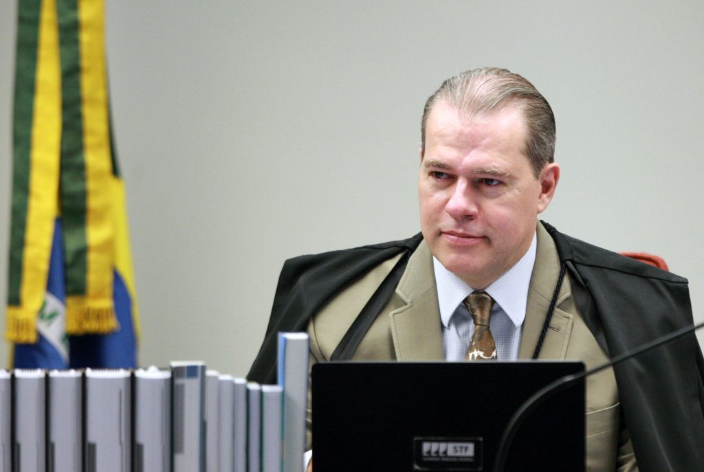 Liminar de Toffoli facilita produção de remédios e equipamentos