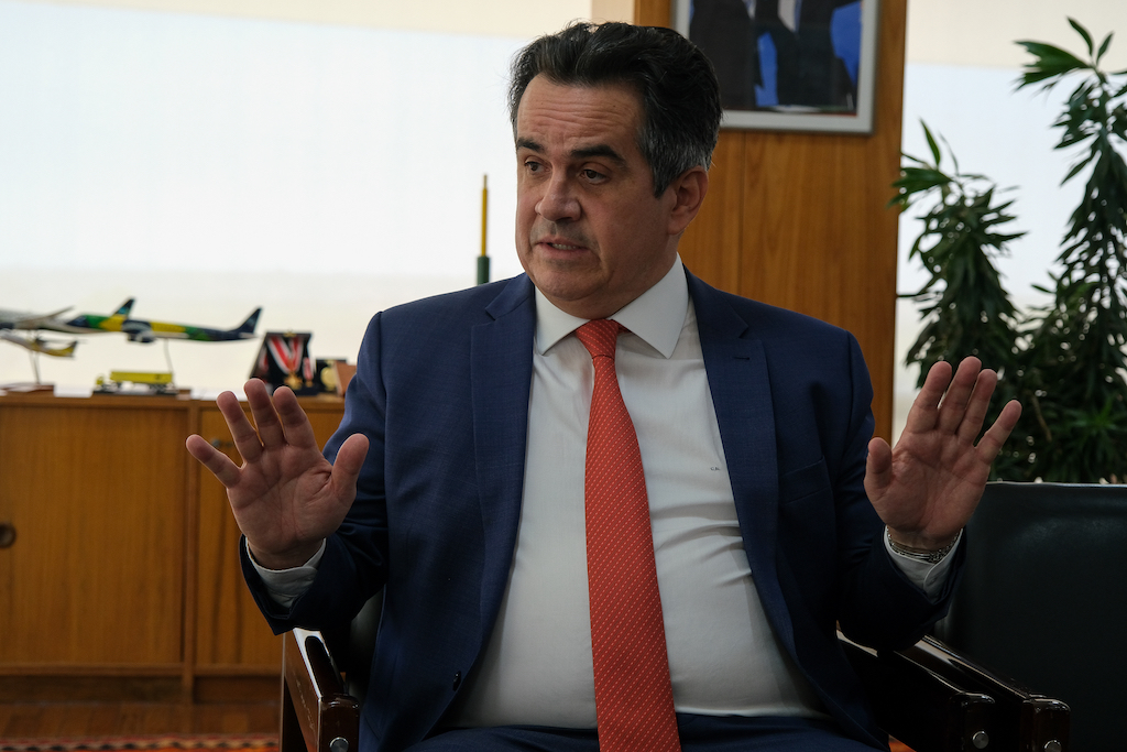 Disputa no PP atrasa a Caixa