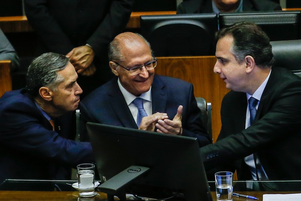 Só deve passar uma