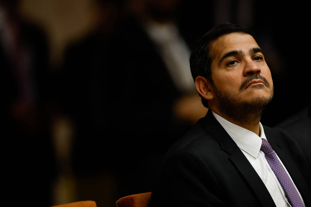 Contra as empreiteiras, mas…