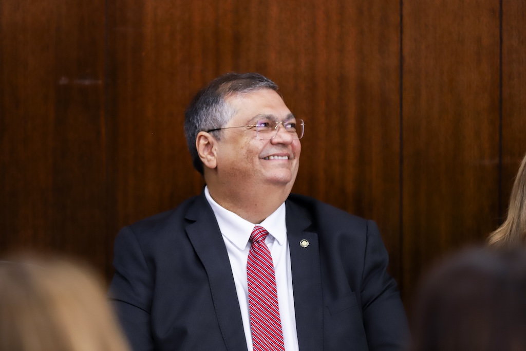 Fica onde está, por enquanto