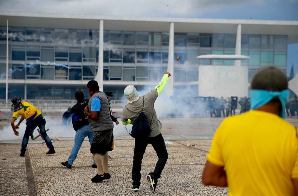 Lágrimas não bastam
