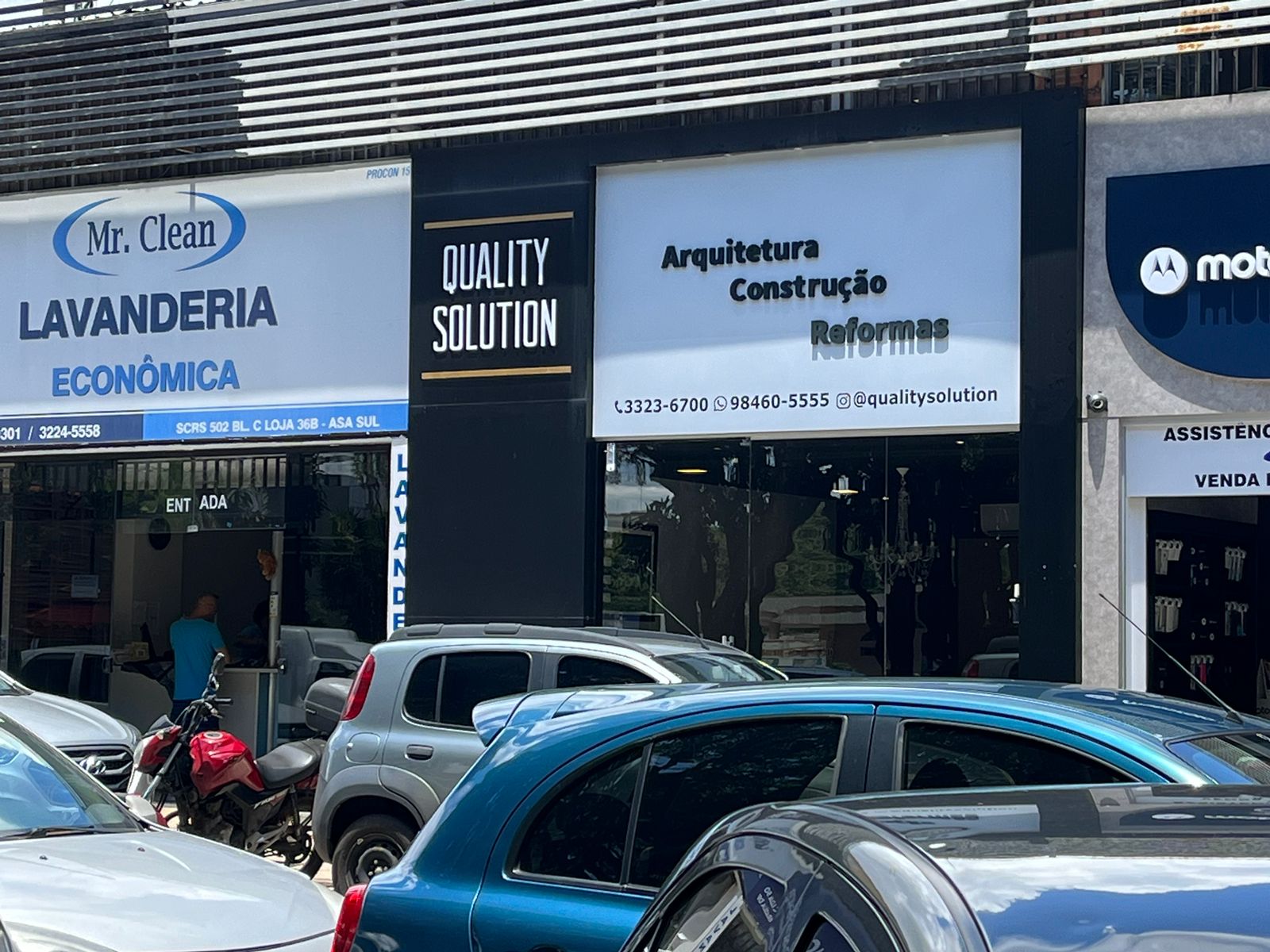 No endereço, funcionam outras empresas, de arquitetura, lavanderia e assistência técnica