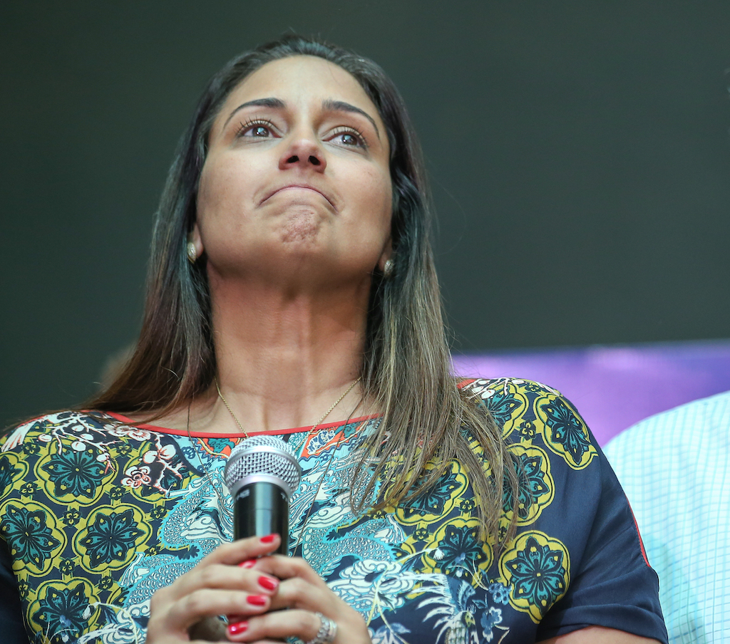 Flávia Arruda teve seu batismo com a crise do orçamento