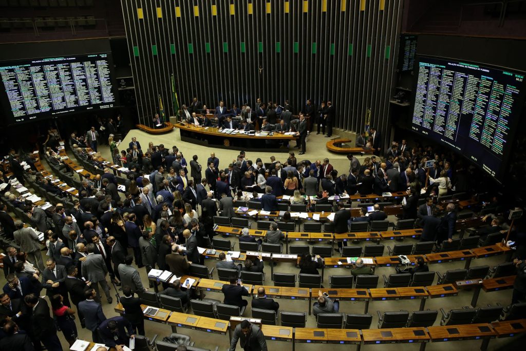 Pior que o fim do teto é a guerra entre governo e Congresso