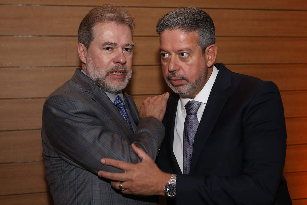 Mais dois meses