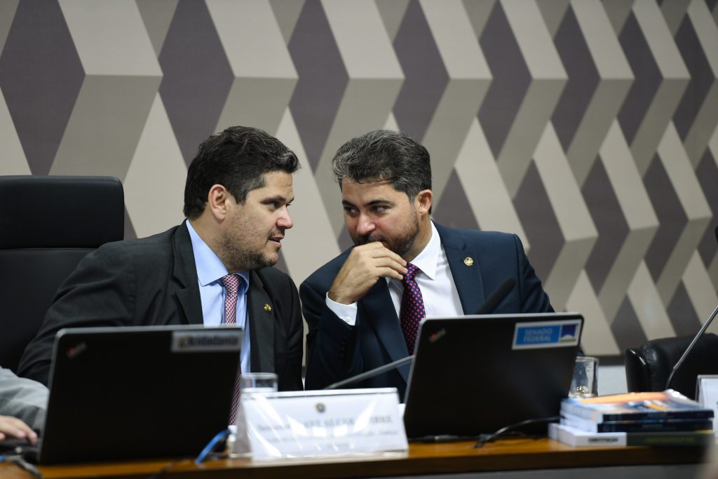Mais um penduricalho