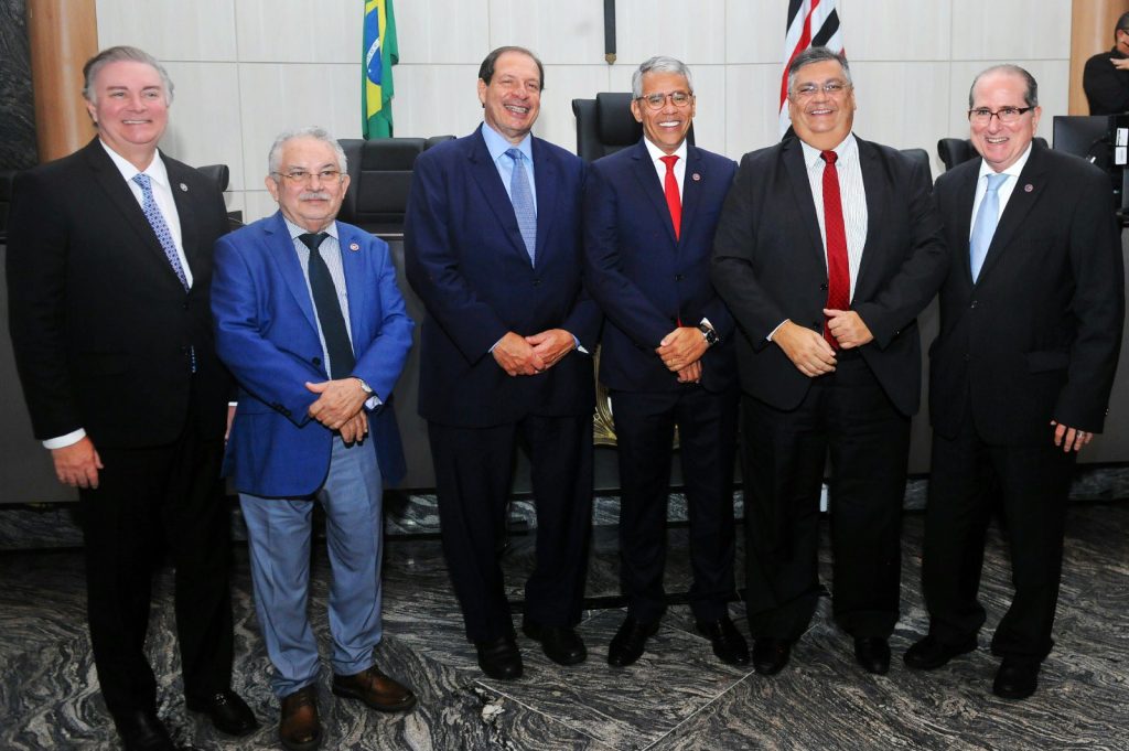 Bola com Dino