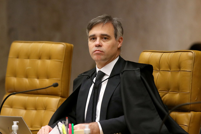 Mendonça atende governo e empreiteiras