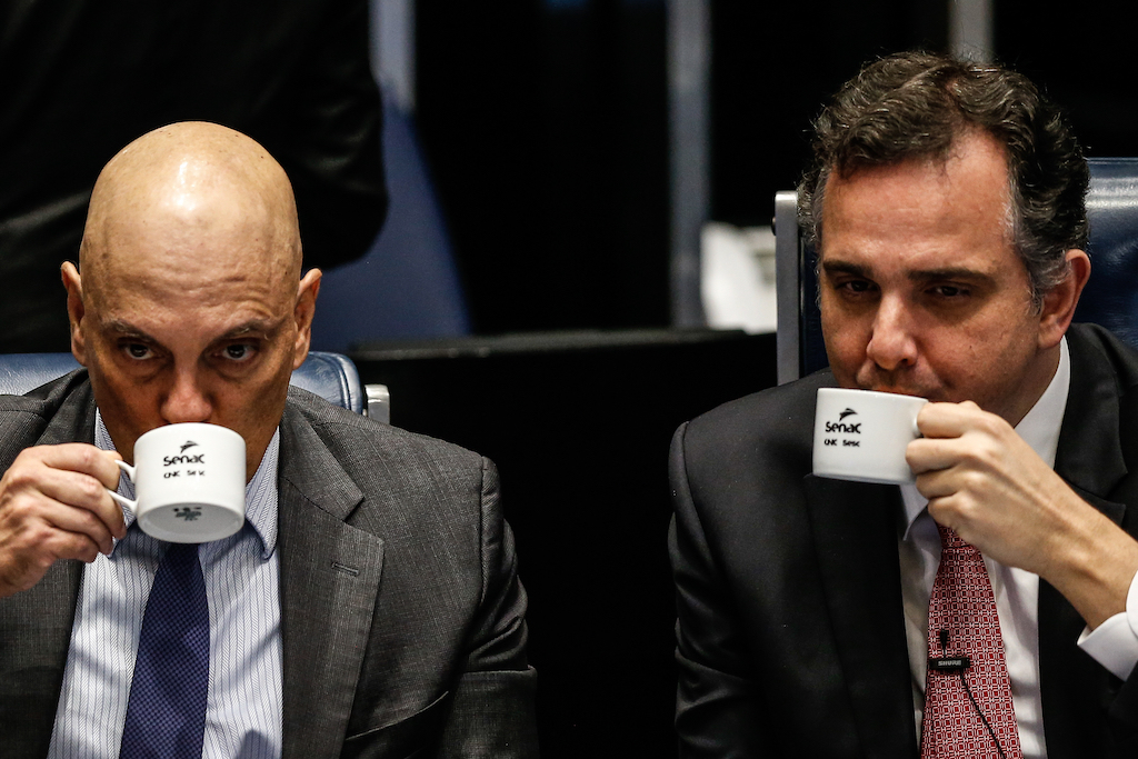 Os passos da oposição