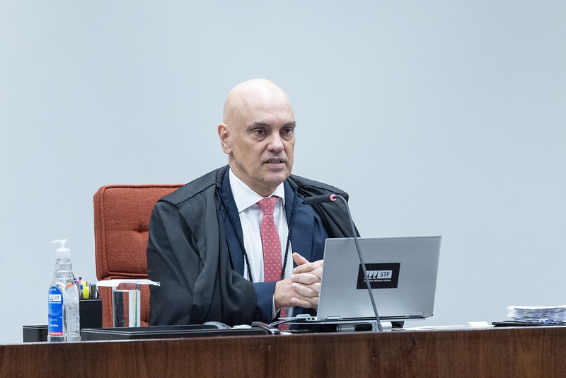 A desinteligência golpista