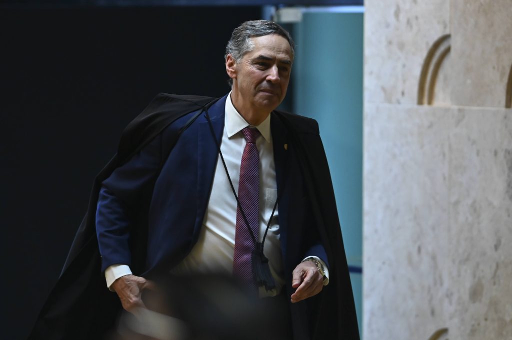 O acordo contra os fakes
