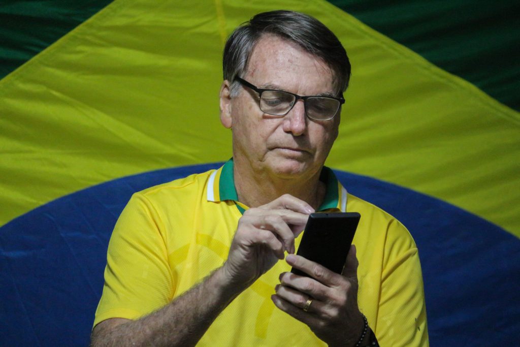 Bolsonaro na brasa