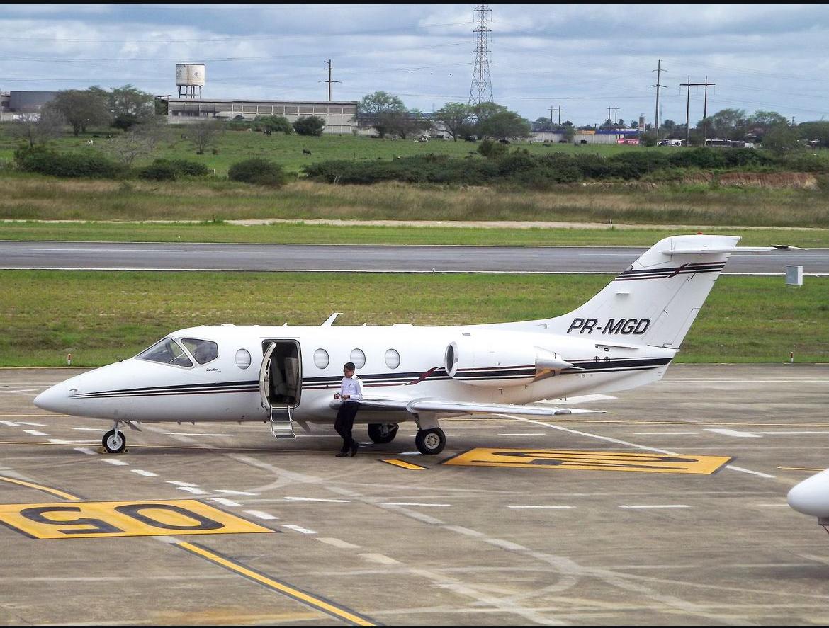 Jatinho no aeroporto de Campina Grande