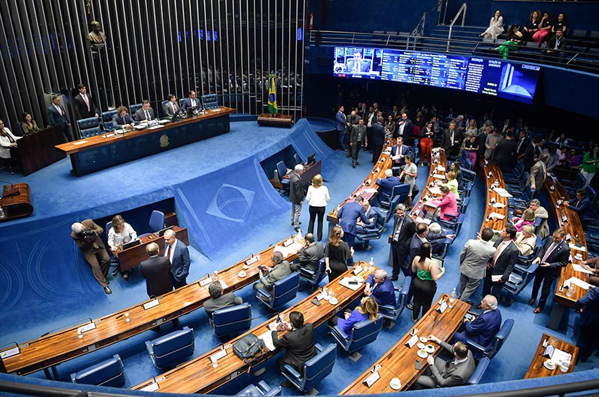 Desonera a folha e libera a pauta