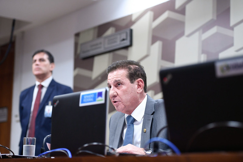 Alguém chama o Vanderlan