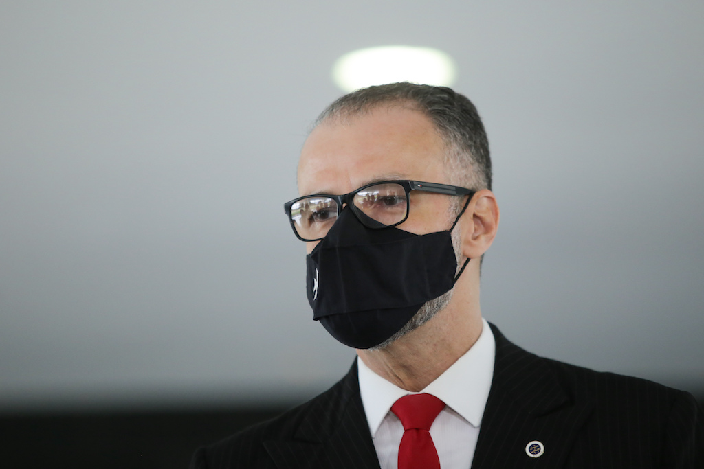 Depoimento de presidente da Anvisa encurrala defensores da Sputnik