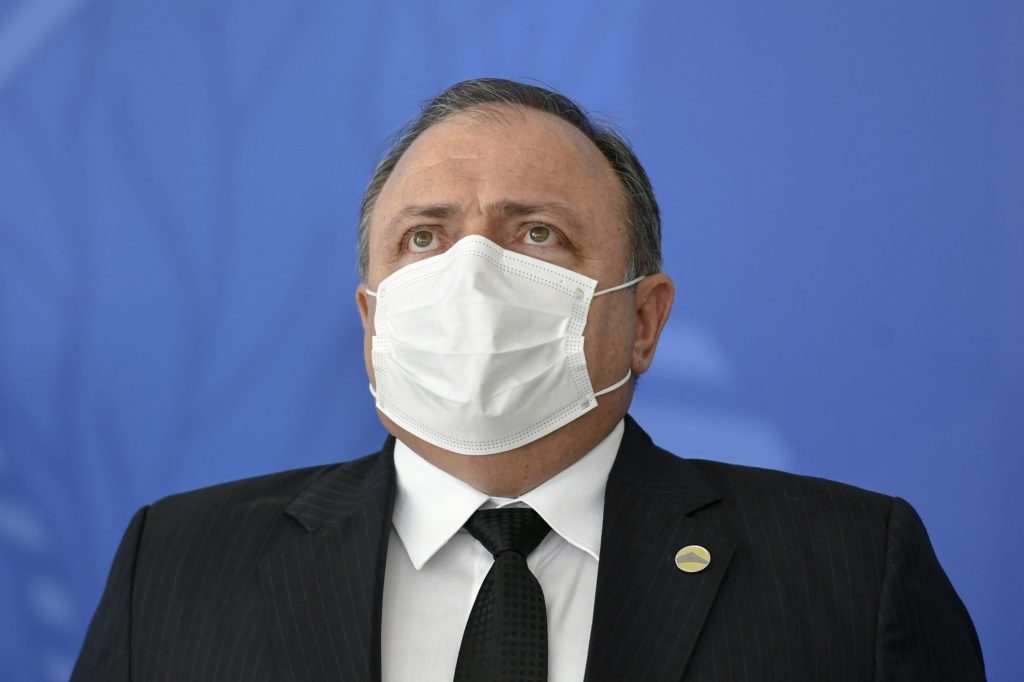 Senadores da oposição vão provocar o general Pazuello