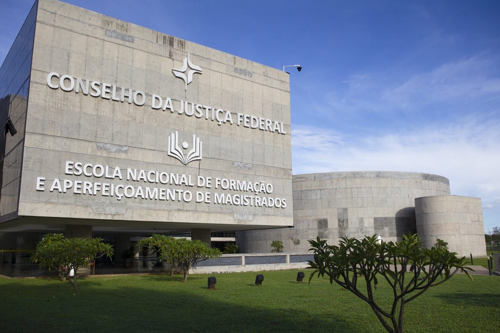 Sem austeridade no Judiciário