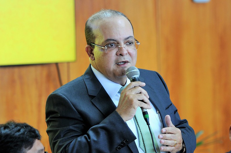 Ibaneis se aproximou de Bolsonaro para emplacar chefe do MP