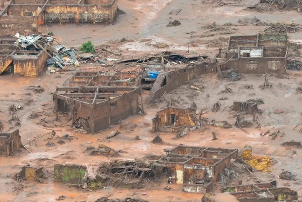 Busca por culpados em Mariana