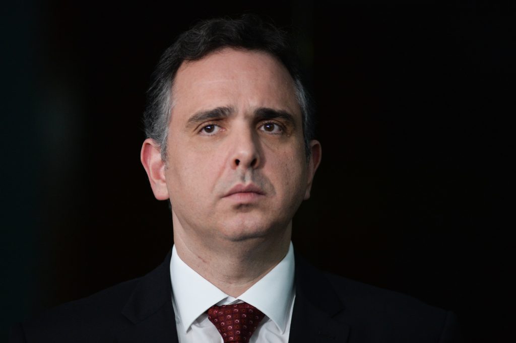 Menos juros, mais dívidas