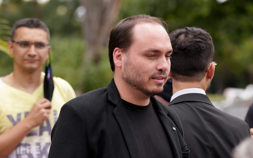 Quebra de sigilos pode anteceder depoimento de Carlos Bolsonaro