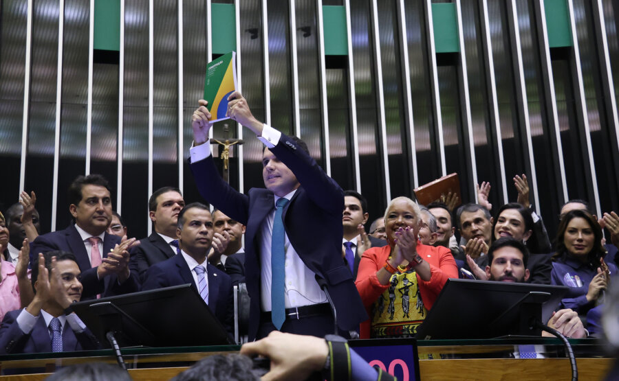 A Constituição é nossa