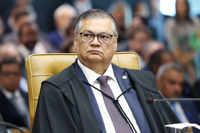 Dino quer respostas