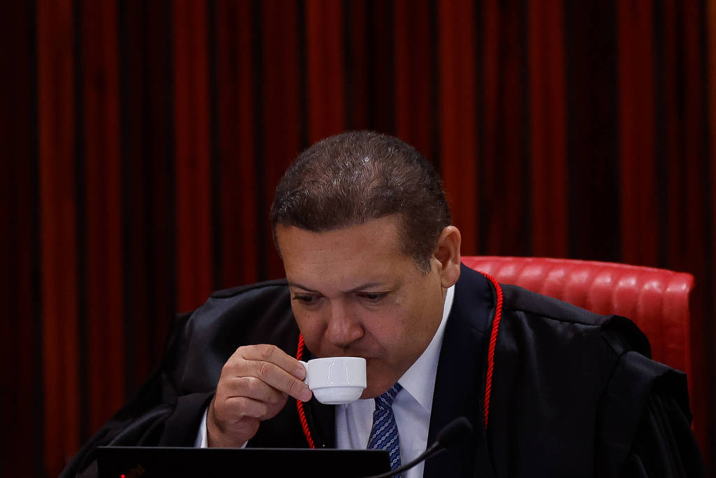 Sigilo total sobre Midas