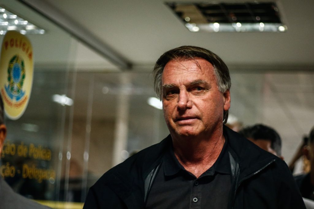 Bolsonaro denunciado