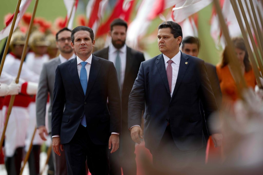 Tudo pelo orçamento secreto