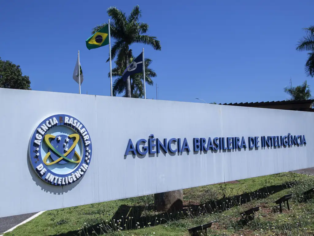 Ponto final na ‘Abin paralela’