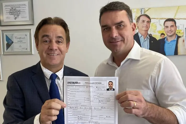 Flávio prometeu devolver o Patriota depois da reeleição