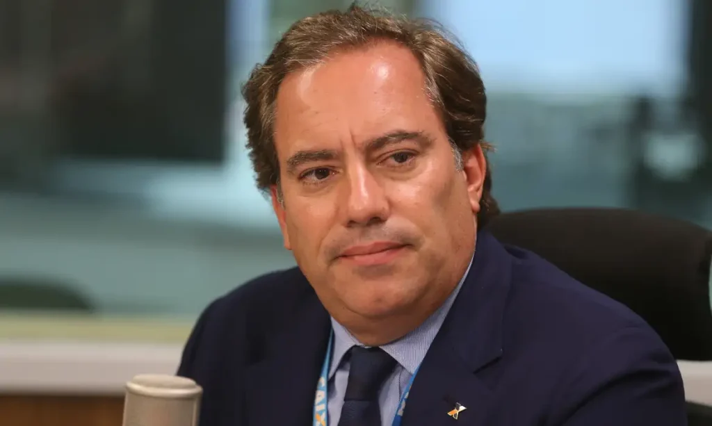 O custo Pedro Guimarães